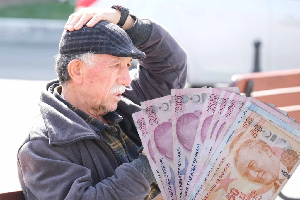 Emekli Bayram İkramiyesi 2026 Ne Kadar Olacak? İşte Masadaki 3 Senaryo